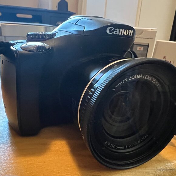 Canon SX40HS 12MP beautiful camera, with 35X Optical Zoom and accessories - Picture 8 of 14